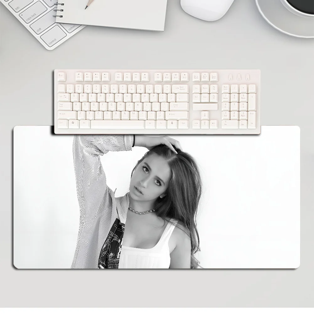 S93ebf367d8ca429ab5cf9487cefa64f55 - Tate McRae Store