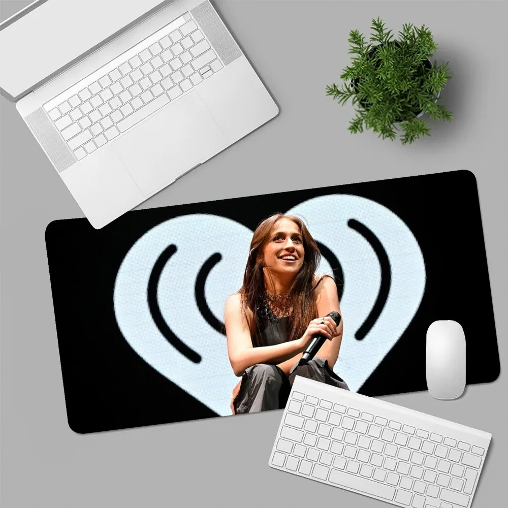 Sd221067eca33480abb770ac6e5833b89w - Tate McRae Store